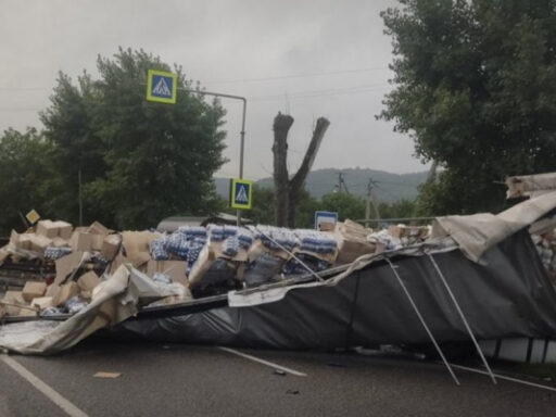 На Львівщині зіткнулися дві вантажівки, є постраждалі