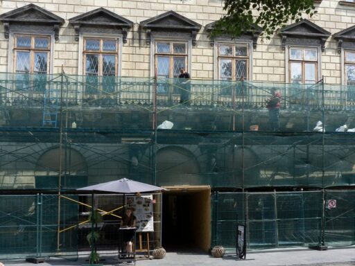 У Львові відреставрують фасад палацу Корнякта на площі Ринок